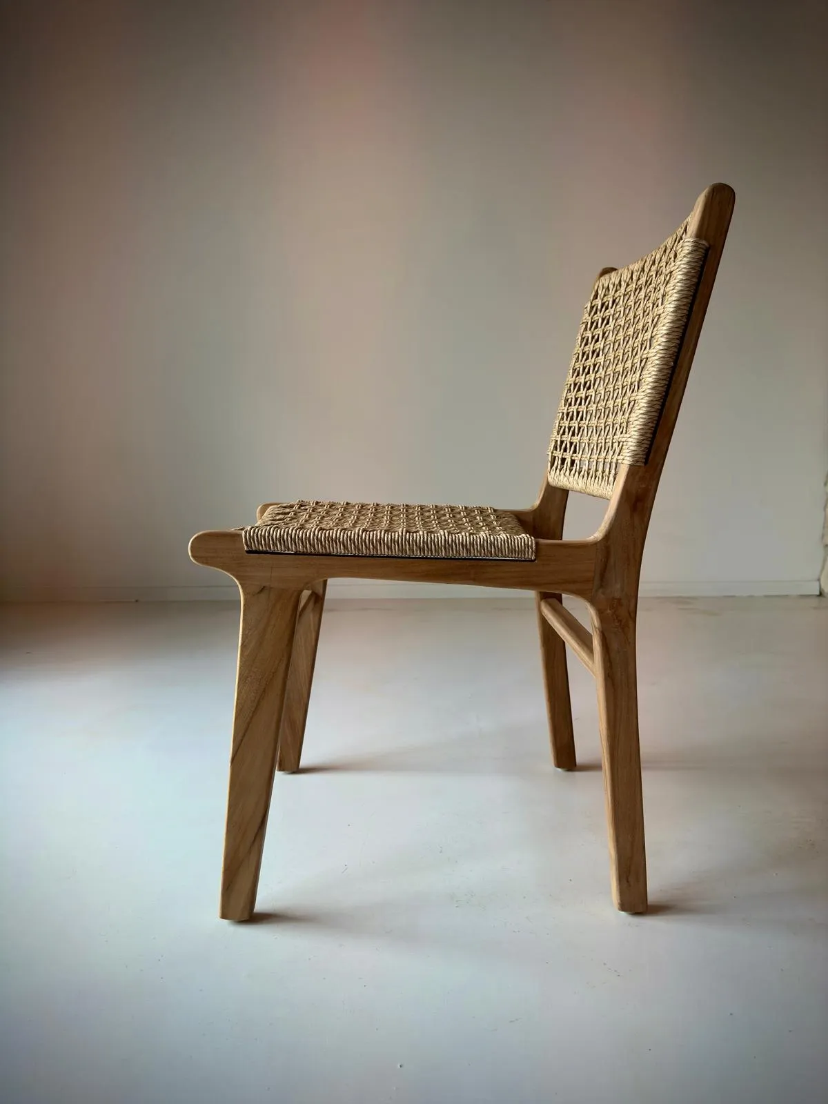 Amari dining chair