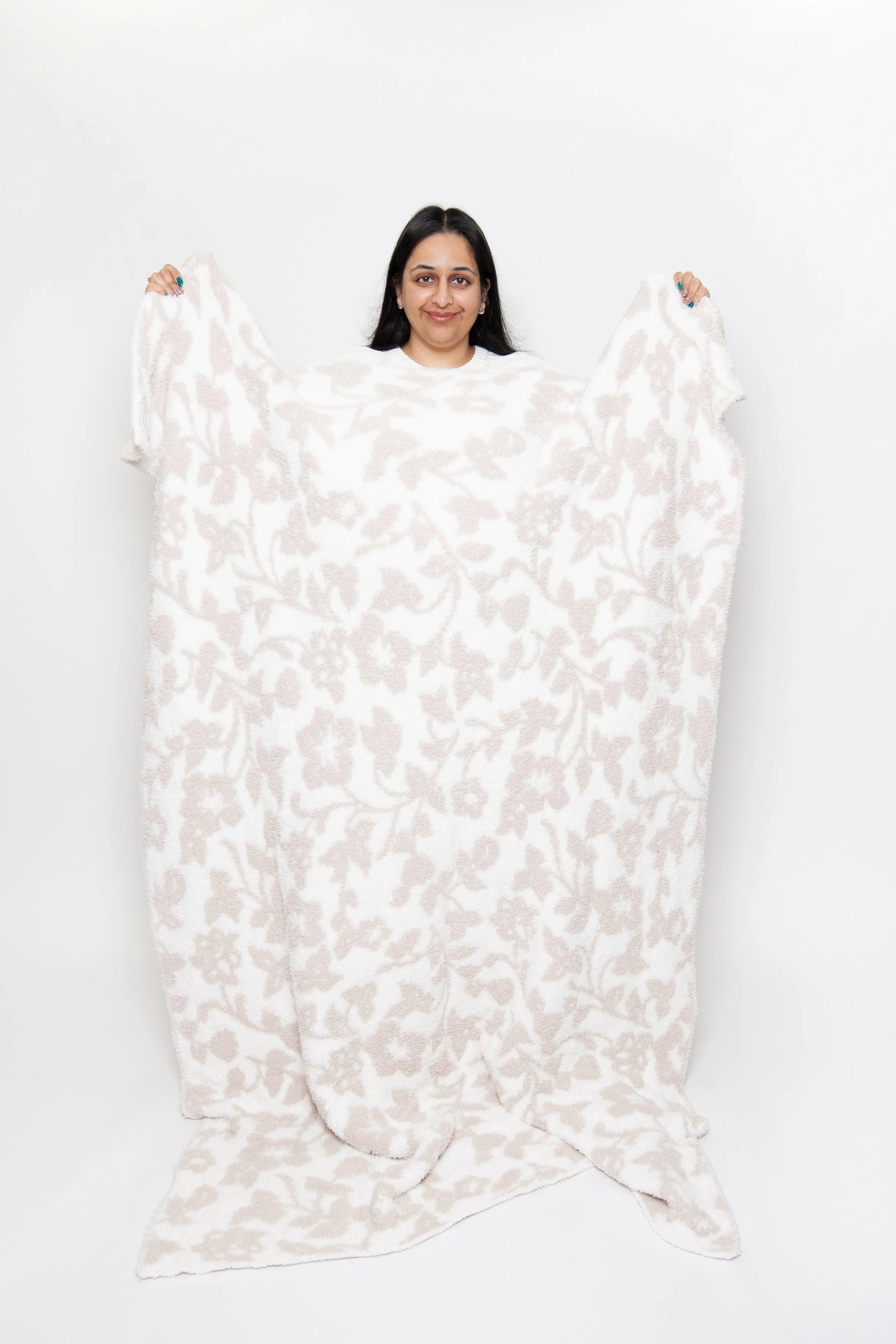 Blushing Beige & White Vintage Floral Print Throw