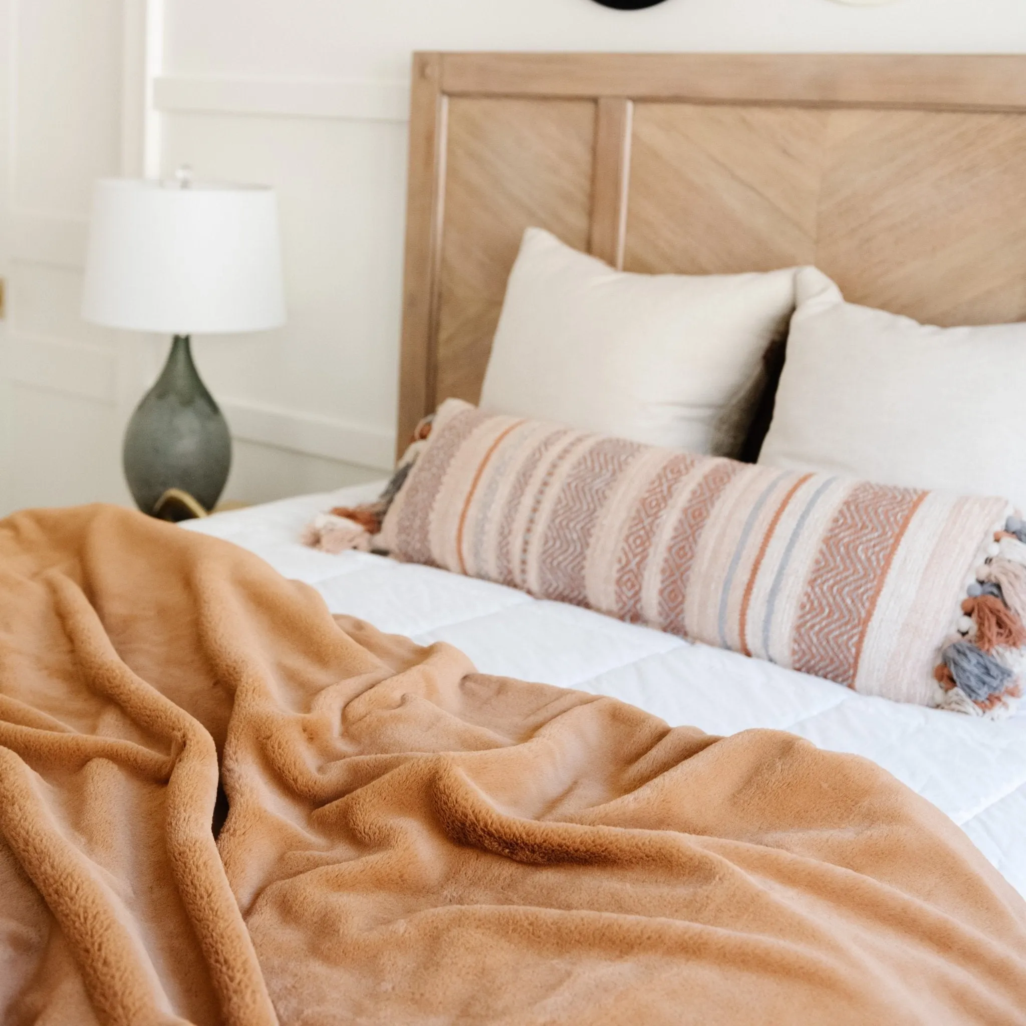 FAUX FUR FULL/QUEEN BLANKETS