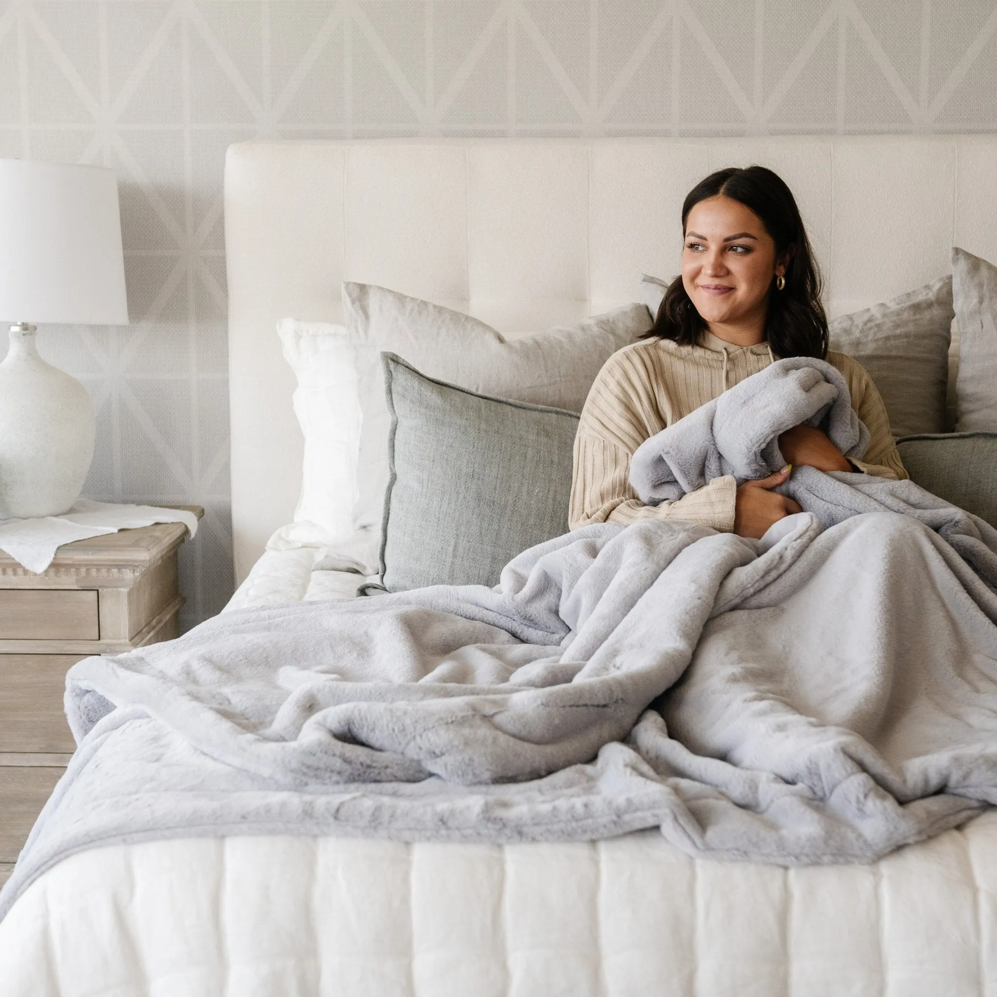 FAUX FUR FULL/QUEEN BLANKETS