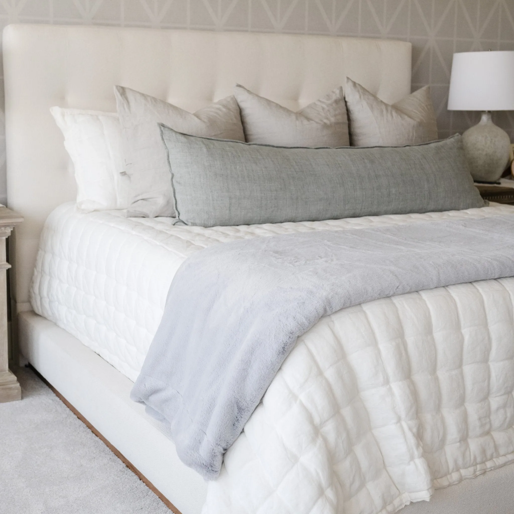 FAUX FUR FULL/QUEEN BLANKETS