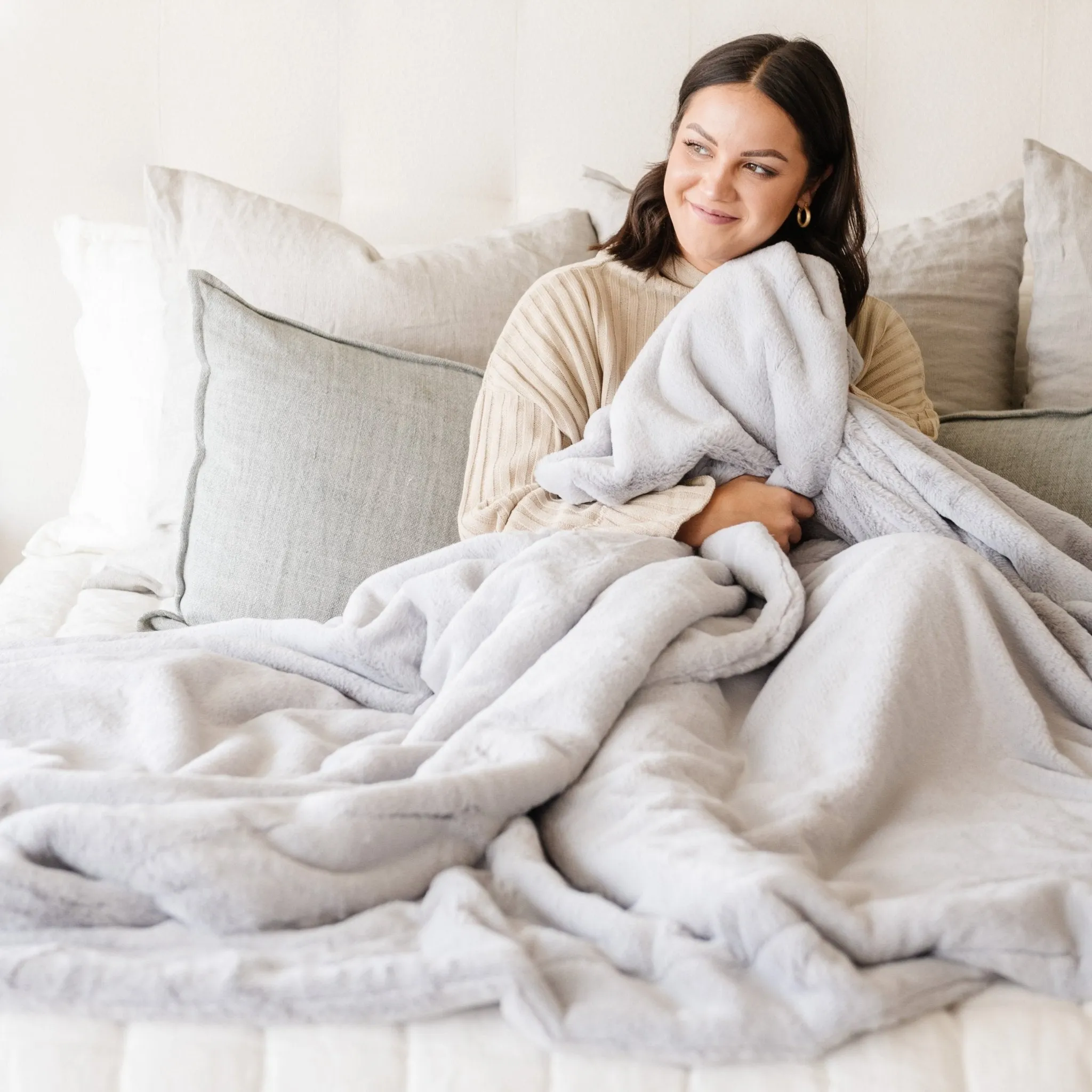 FAUX FUR FULL/QUEEN BLANKETS