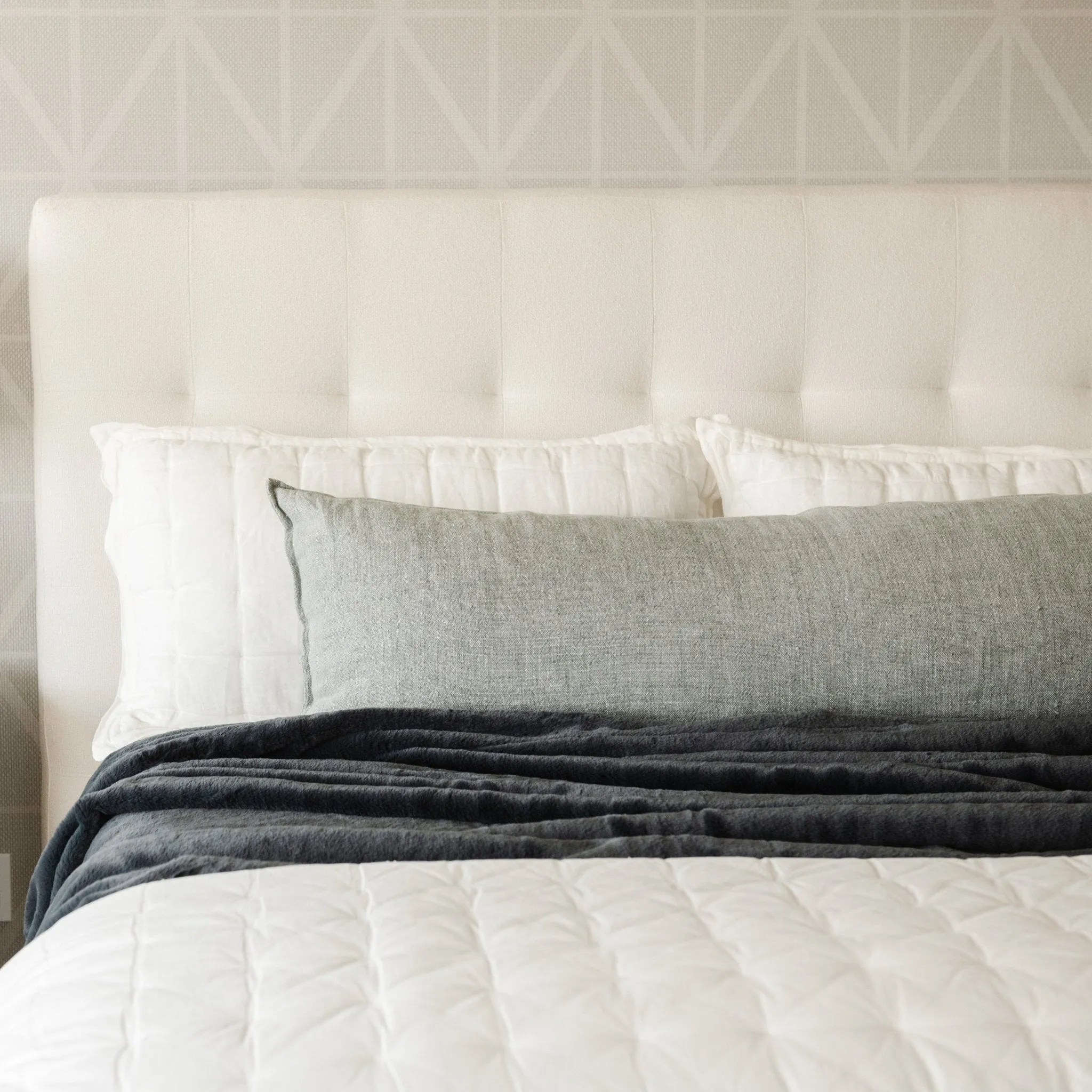 FAUX FUR FULL/QUEEN BLANKETS