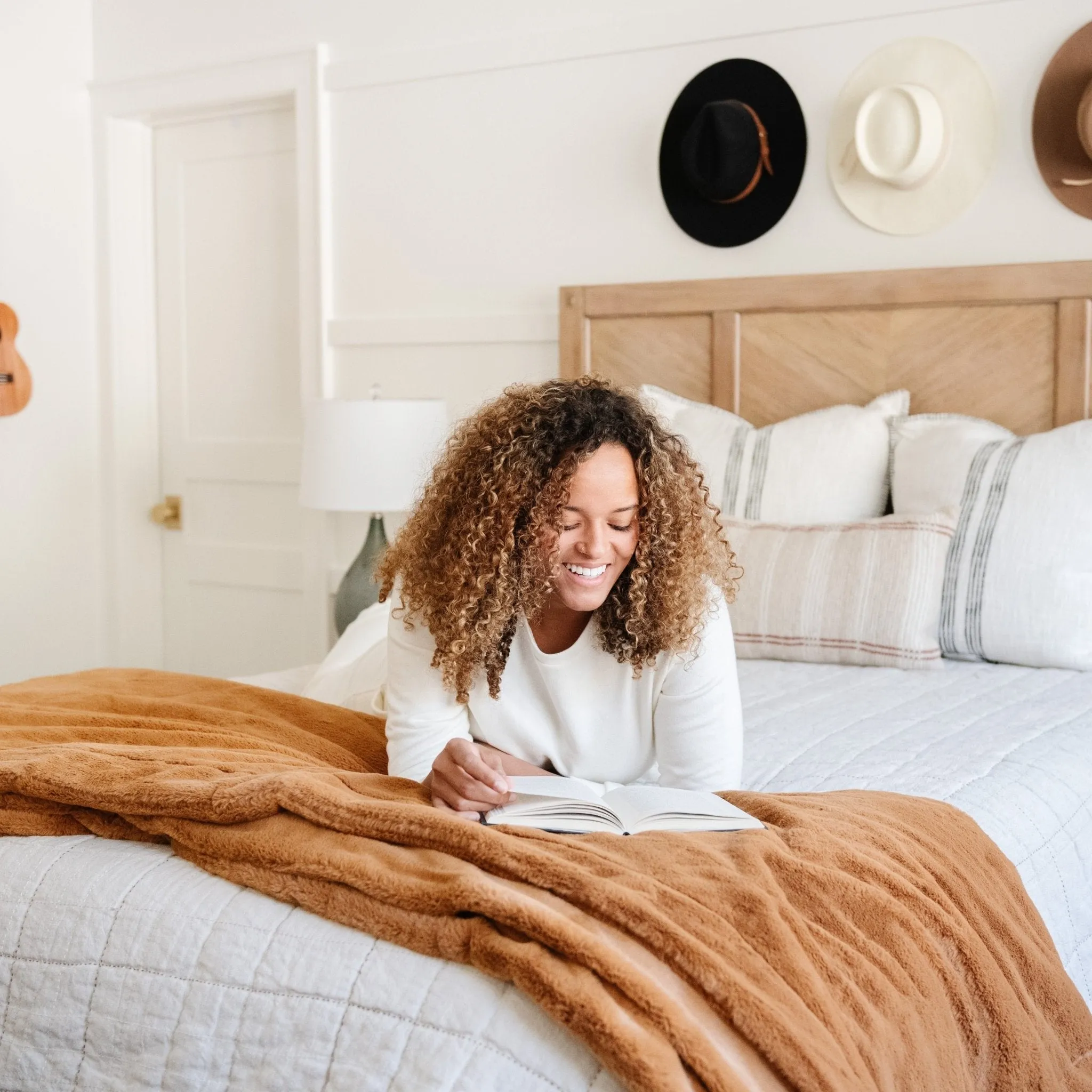 FAUX FUR FULL/QUEEN BLANKETS