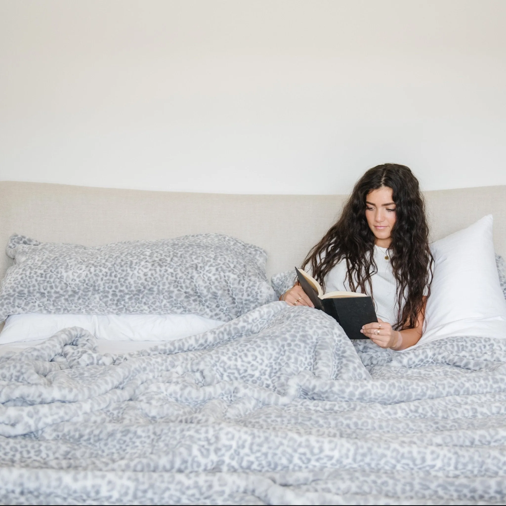 FAUX FUR FULL/QUEEN BLANKETS