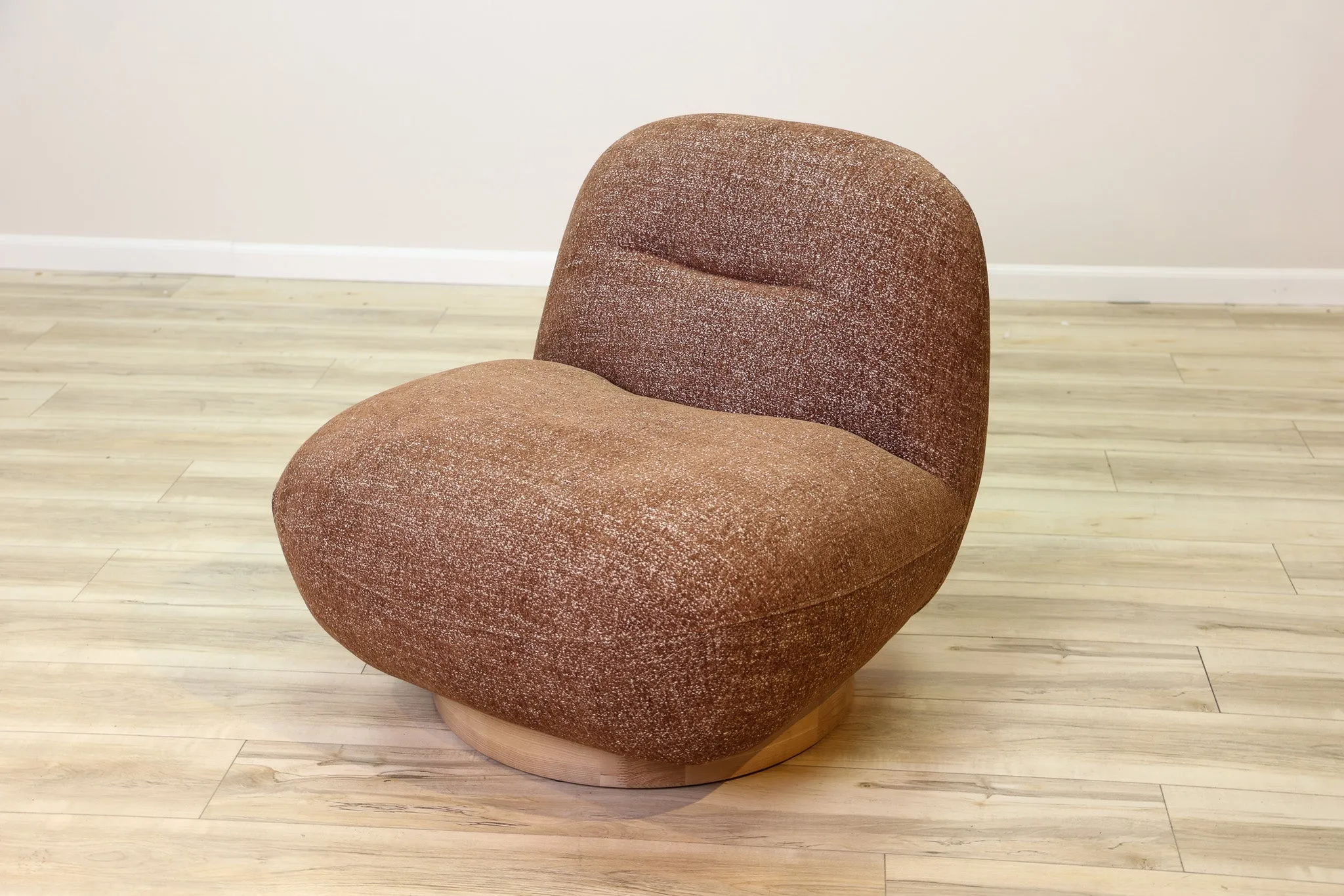 Liz Swivel Chair