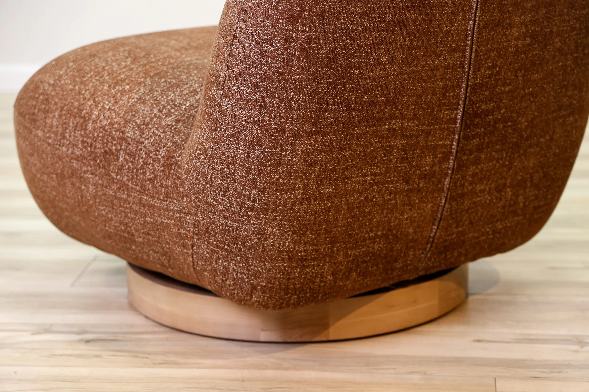 Liz Swivel Chair