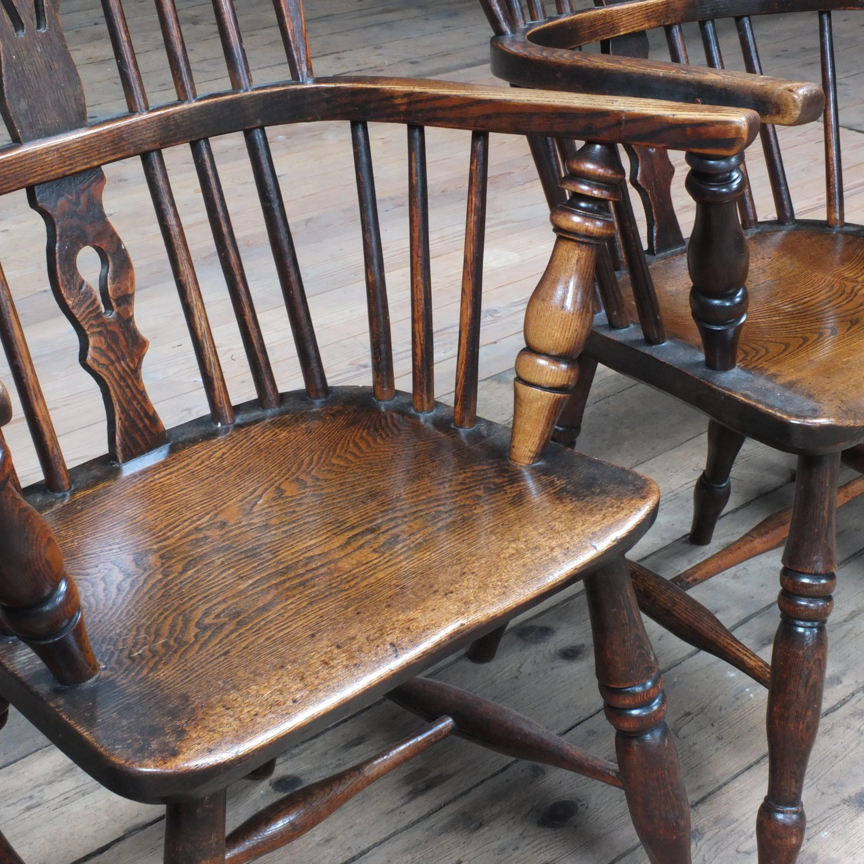 Matched set of 6 19th century Windsor chairs