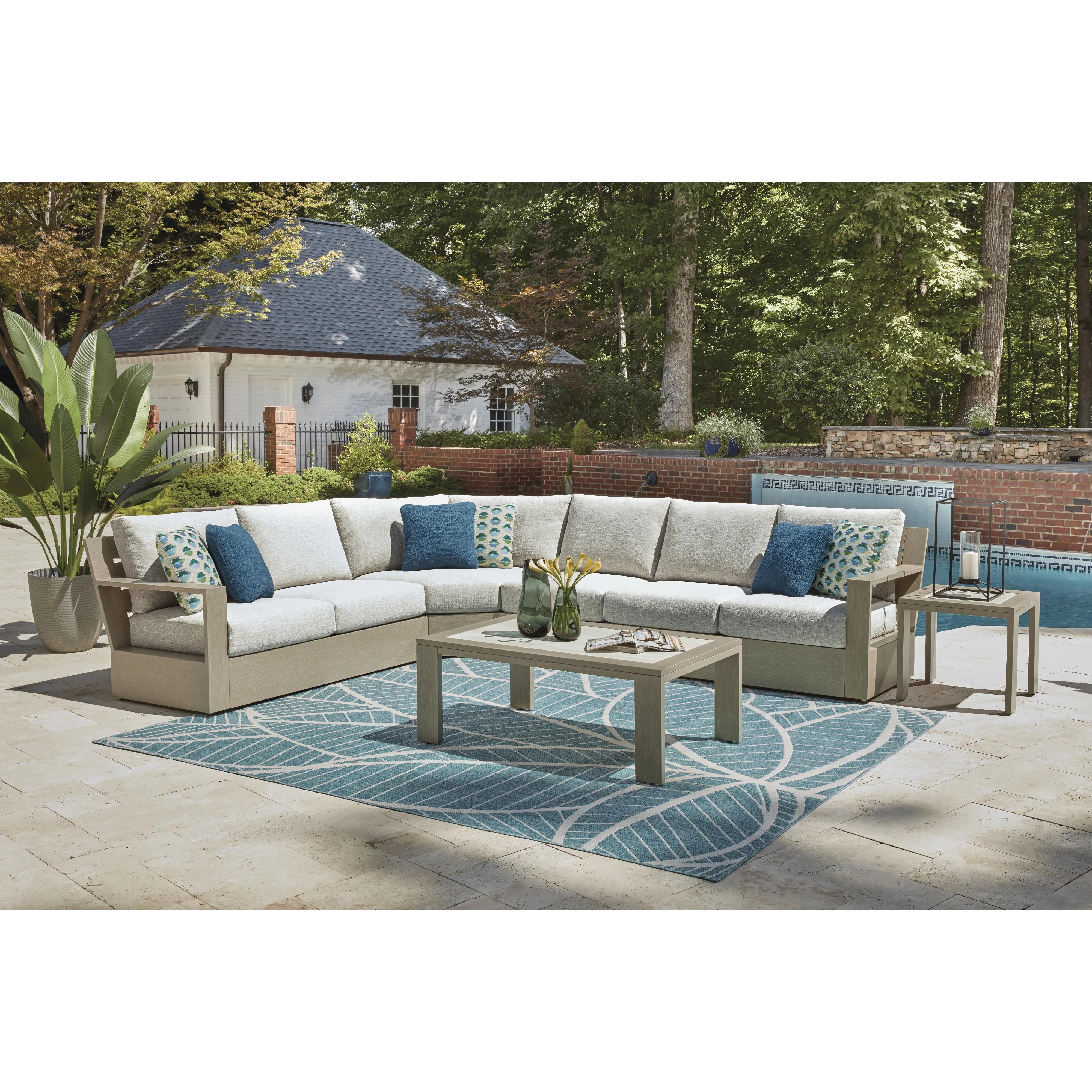 Signature Design by Ashley Outdoor Seating Sectionals P704-846/P704-854/P704-877