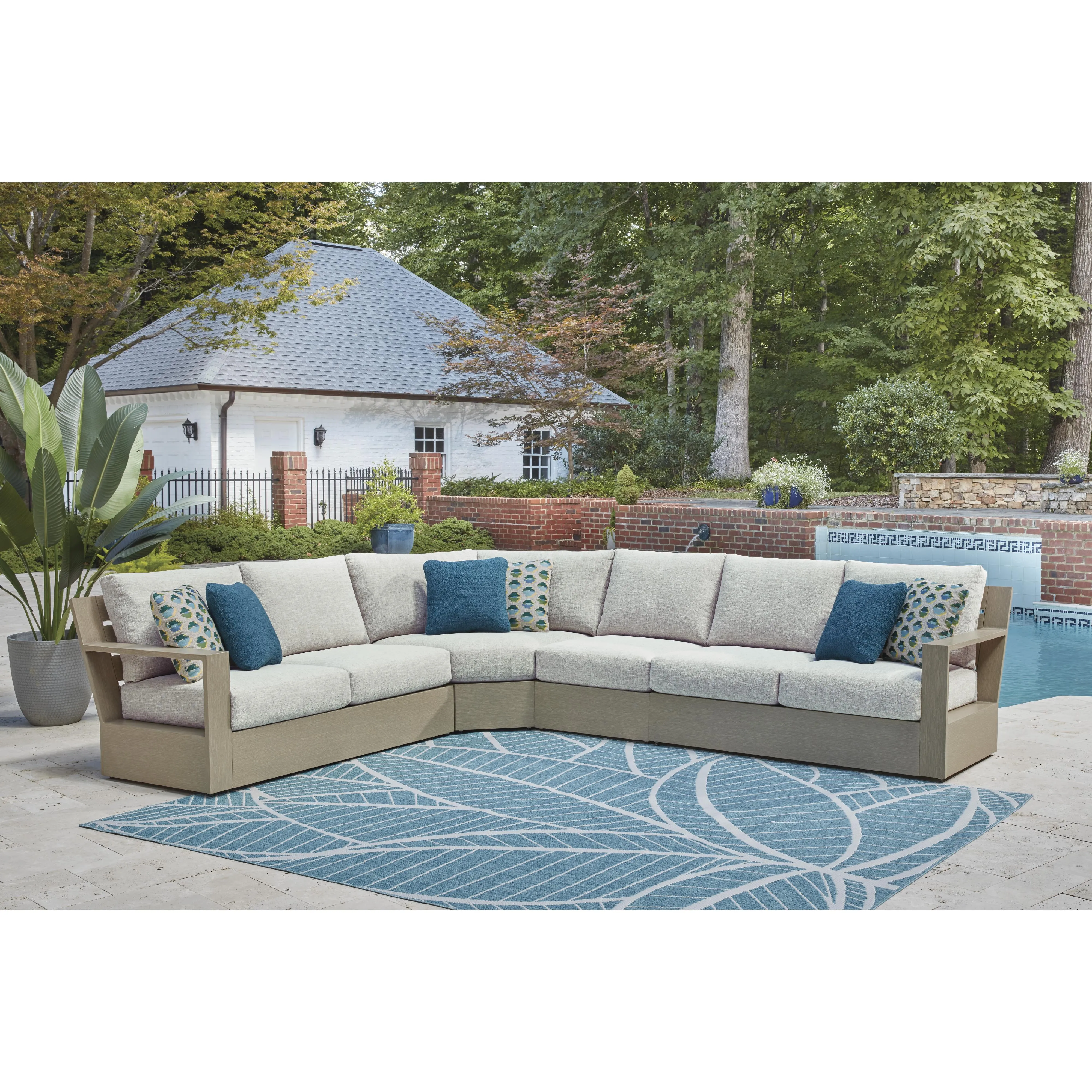 Signature Design by Ashley Outdoor Seating Sectionals P704-846/P704-854/P704-877